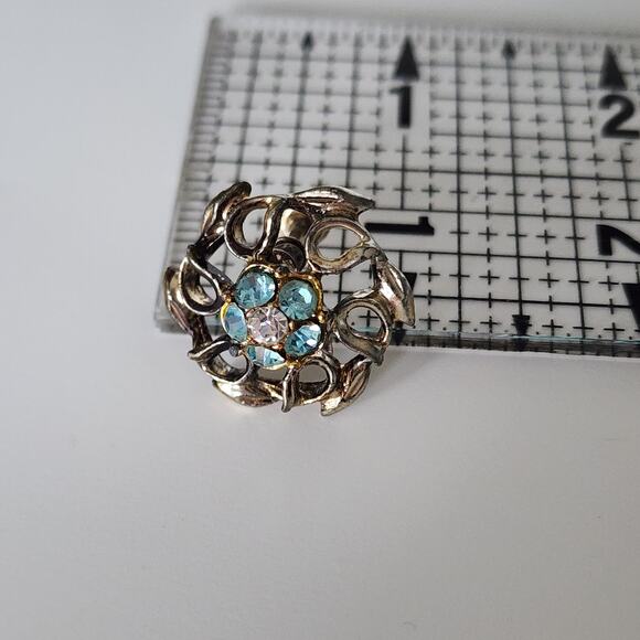 Vintage blue‎ rhinestone earrings screw on backs - Picture 4 of 4